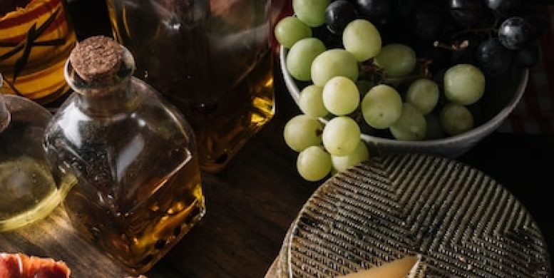Le Calvados : un vin de pomme qui sublime vos fromages et charcuteries normandes